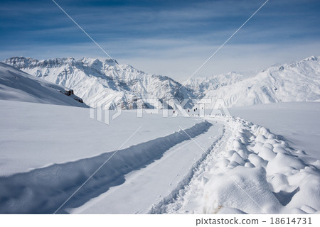 Winter Trekking in Spiti Valley, India Winter Trekking in Spiti Valley, India 18614731