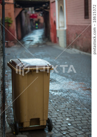 In the alley of Marrakech Medina 18615372