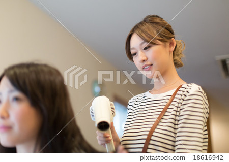 年輕 青春 女生 18616942