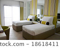 Bed 18618411
