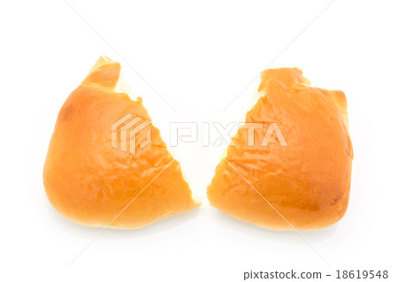Halved cream bread 18619548