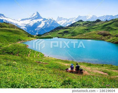 Reflection of the famous Matterhorn in lake, Zer Reflection of the famous Matterhorn in lake, Zer 18619604