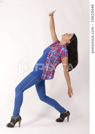 dancing girls in trendy clothes 18620846