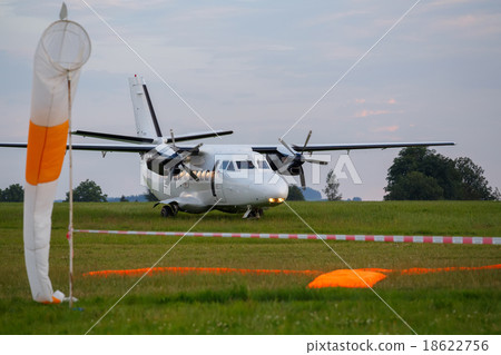 Let L-410 Turbolet 18622756