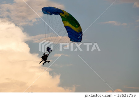 unidentified skydivers, parachutist 18622759