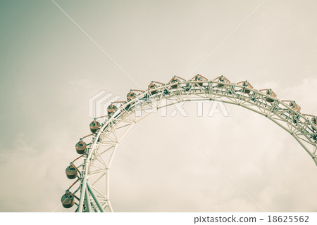 Close up ferris wheel Close up ferris wheel 18625562