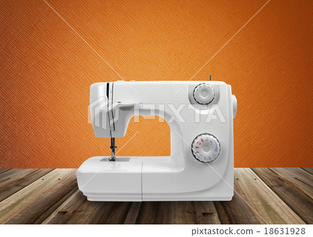 sewing machine 18631928