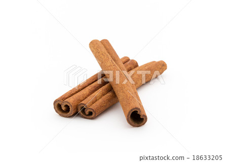 Cinnamon sticks 18633205