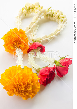 Jasmine Garland with Marigold and rose flower 18634254