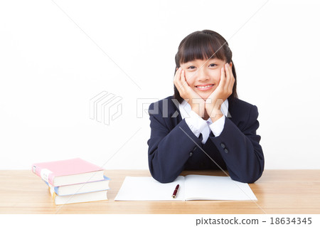 微笑女孩中學學習學習 18634345