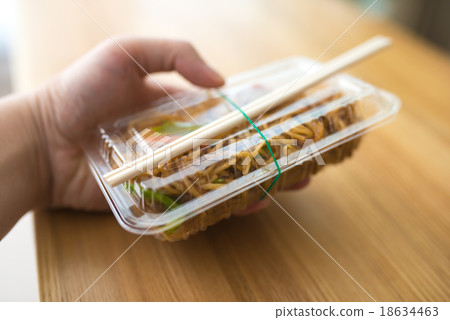 Fried noodles  18634463