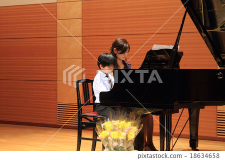 Piano recital image _ Parents and batting with parents Piano recital image _ Parents and batting with parents 18634658
