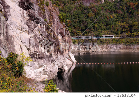 Hyuga kami dam of autumn leaves 18638104