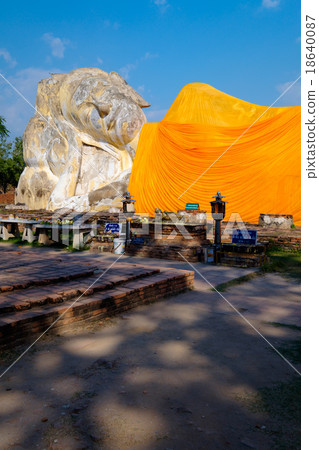 Sleeping buddha from Ayutthaya temple in Thailand Sleeping buddha from Ayutthaya temple in Thailand 18640087