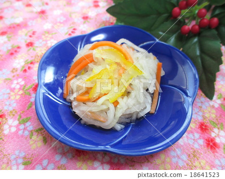 We are having New Year's cooking. We are having New Year's cooking. 18641523