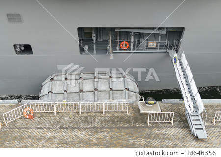 Izumo Escort Ship Yokohama Great Pier 18646356
