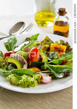 Avocado with Grilled vegetable salad 18646945