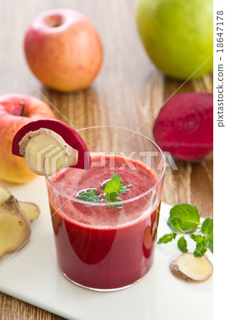Beetroot with Apple and Ginger extract juice 18647178