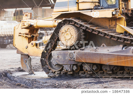 Bulldozer working Bulldozer working 18647386
