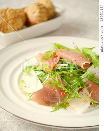 Daikon and Mizuna, raw ham salad and biscuit (vertical position) Daikon and Mizuna, raw ham salad and biscuit (vertical position) 18651154