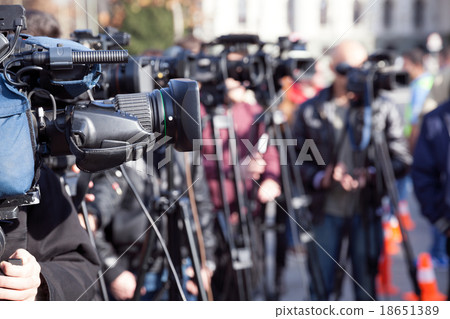 News conference 18651389