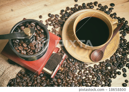 Still life of coffee beans in jute bag Still life of coffee beans in jute bag 18658800