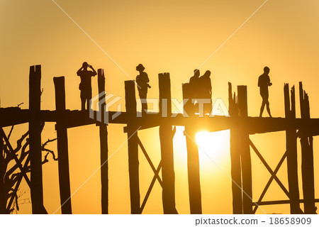 U Bein Bridge, a beautiful 1.2 kilometre structure U Bein Bridge, a beautiful 1.2 kilometre structure 18658909