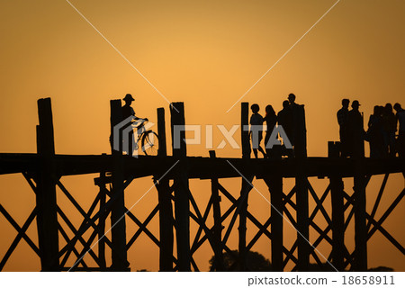 U Bein Bridge, a beautiful 1.2 kilometre structure 18658911