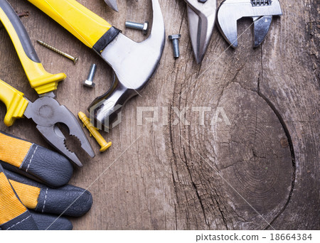 Set of tools 18664384