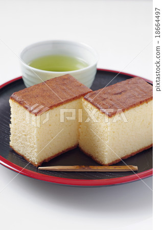 Castella和綠茶（垂直位置） 18664497