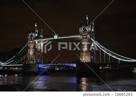 Night view of Thames River and Tower Bridge London at night Night view of Thames River and Tower Bridge London at night 18665263