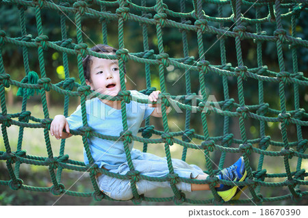 Kindergarten children playing athletics 18670390