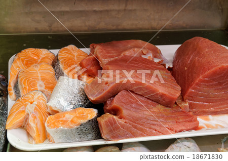 Fresh tuna, salmon of Mediterranean cooking Fresh tuna, salmon of Mediterranean cooking 18671830