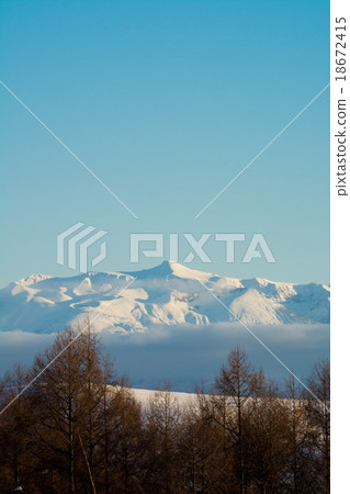 Blue sky and Tokachi dake 18672415