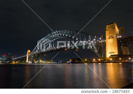 Sydney harbour bridge at night 18675885