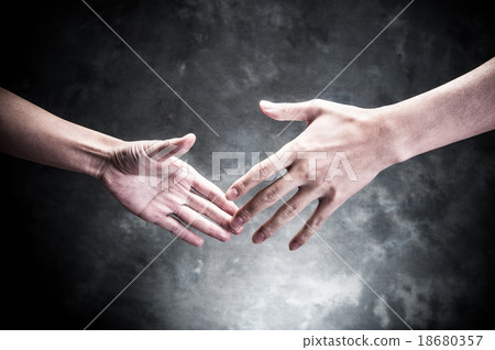 Shaking hands studio shooting 18680357