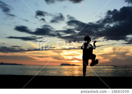 silhouette silhouette 18681039
