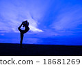 Yoga 18681269