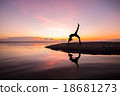 Yoga 18681273