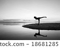 Yoga 18681285