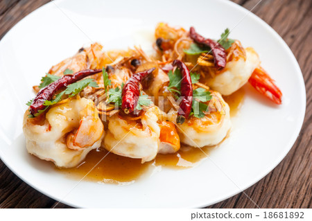 Deep Fried Shrimp with Tamarind Sauce 18681892