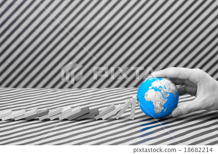 Domino that collapses with the globe Domino that collapses with the globe 18682214