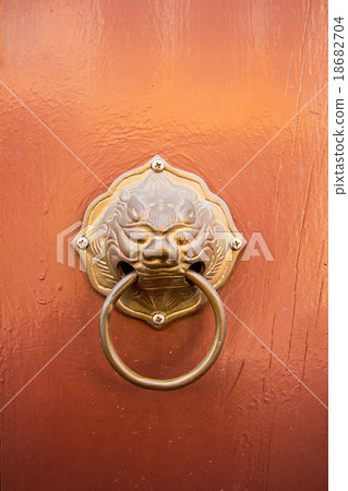 door knocker 18682704