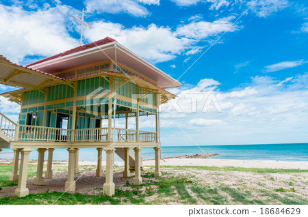 wood pavilion of Palace  18684629