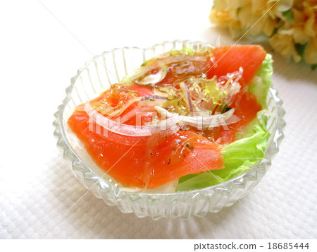 Salmon carpaccio Salmon carpaccio 18685444