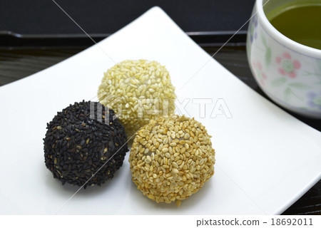 Sesame dumplings Very delicious Japanese sweets Sesame dumplings Very delicious Japanese sweets 18692011