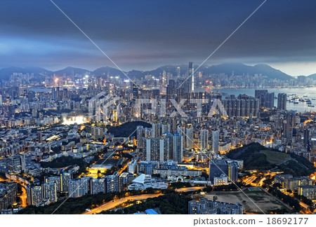 Hong Kong Night 18692177