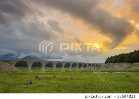 Tauchevsky bridge at dusk Tauchevsky bridge at dusk 18694821
