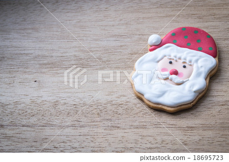 Christmas Santa Claus  on wooden background 18695723