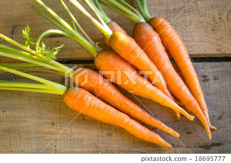 baby carrots baby carrots 18695777